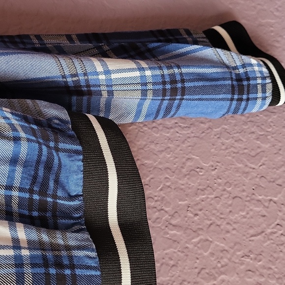 Blāshe Plaid Top - Picture 12 of 13